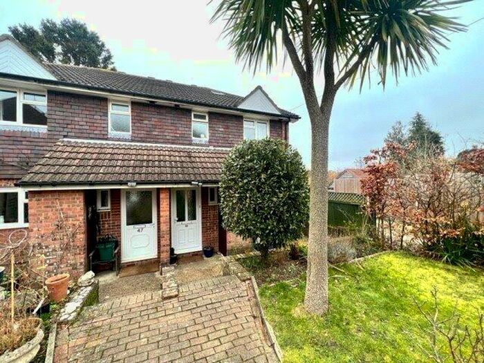 4 Bedroom Semi-Detached House To Rent In Roselands Gardens, Southampton, Hampshire, SO17