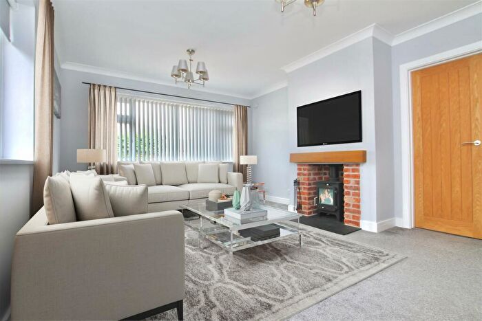 4 Bedroom Detached Bungalow For Sale In Sleaford Road, Cranwell Village, NG34