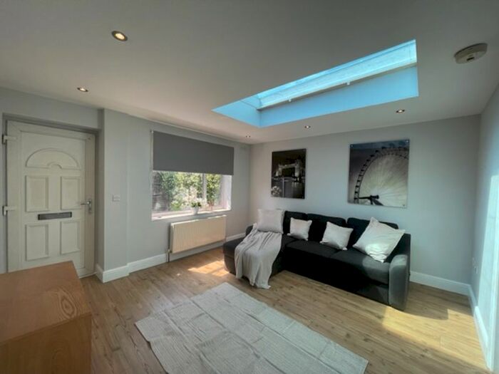 1 Bedroom Flat To Rent In South Ealing Road, London, W5