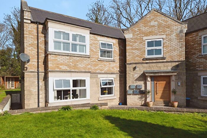 2 Bedroom Flat For Sale In Darlington Road, Stockton-On-Tees, Durham, TS18