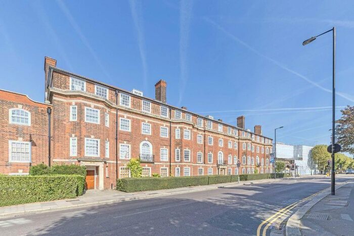 3 Bedroom Flat To Rent In Fortis Green, London, N10