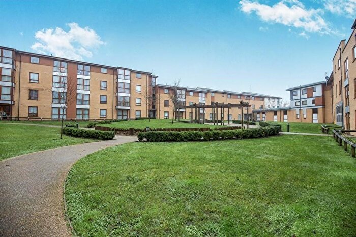 2 Bedroom Flat To Rent In Commonwealth Drive, Crawley, RH10