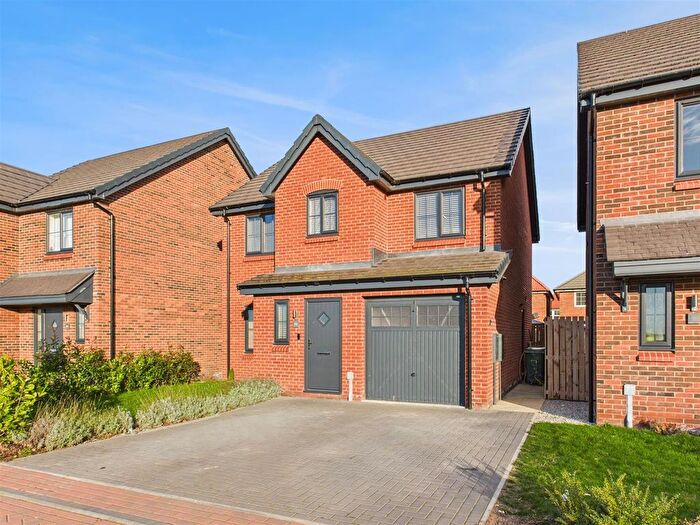 4 Bedroom Detached House For Sale In Etherington Field, Brough, HU15
