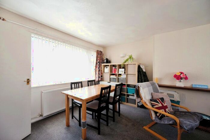 2 Bedroom Flat For Sale In Sea Front, Hayling Island, Hampshire, PO11