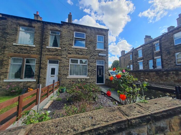 4 Bedroom End Of Terrace House To Rent In Ash Grove, Earlsheaton, Dewsbury, WF12