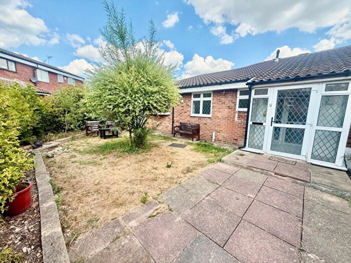 2 Bedroom Bungalow To Rent In Elderbek Close, Waltham Cross, EN7