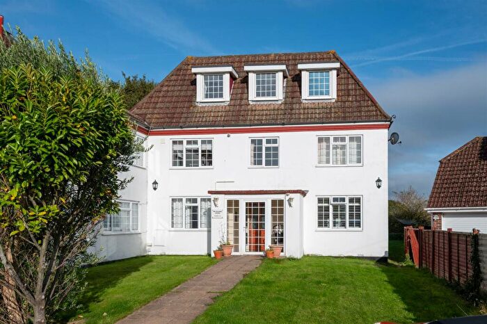 2 Bedroom Flat To Rent In Havant Road, Hayling Island, PO11