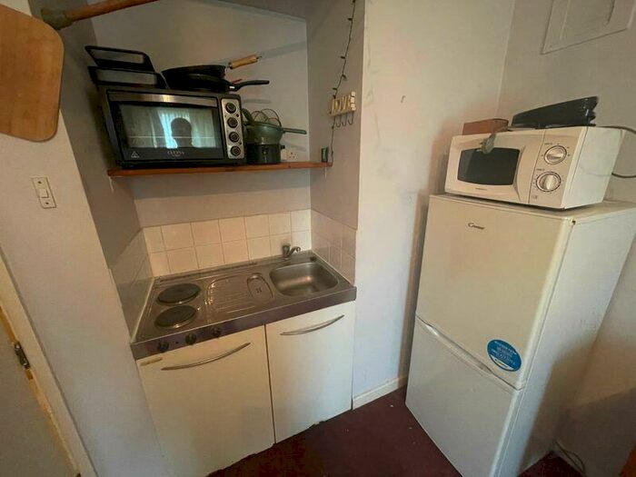 1 Bedroom Flat To Rent In Sea Front, Hayling Island, PO11