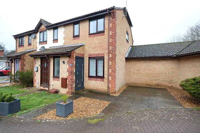 2 Bedroom End Of Terrace House For Sale In Larkspur Drive, Marchwood, Southampton, SO40