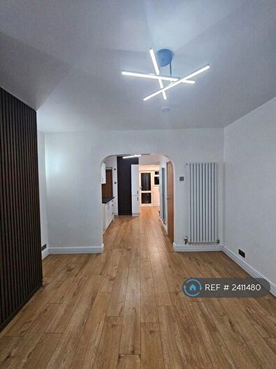 2 Bedroom End Of Terrace House To Rent In Carnarvon Grove, Sutton-In-Ashfield, NG17