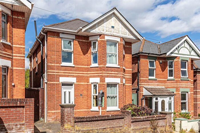 3 Bedroom Detached House For Sale In Frampton Road, Bournemouth, BH9