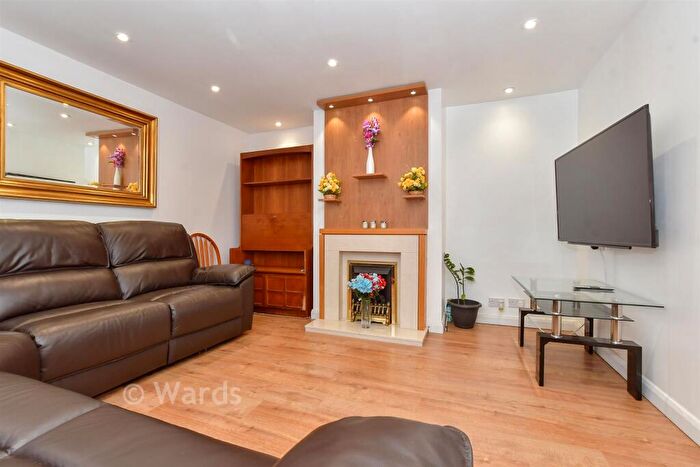 3 Bedroom Terraced House For Sale In Swalecliffe Court Drive, Whitstable, Kent, CT5