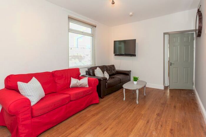 7 Bedroom Terraced House To Rent In Malefant Street, Cardiff, CF24