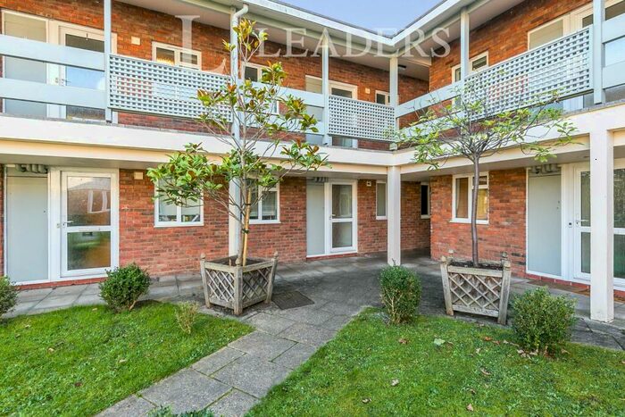 1 Bedroom Flat To Rent In Mathon Court, GU1