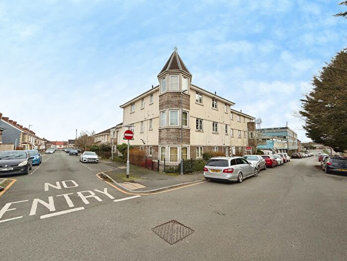 2 Bedroom Flat For Sale In Moravian Road, Bristol, BS15