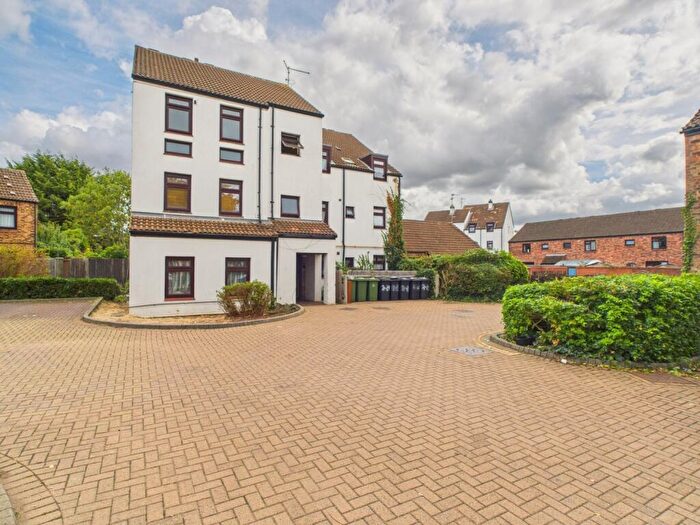 1 Bedroom Flat For Sale In Heyford Close, Peterborough, PE4