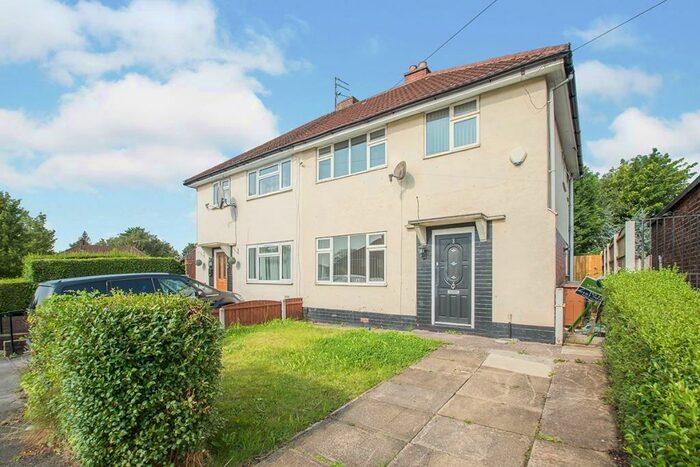 3 Bedroom Semi-Detached House To Rent In Kirkstone Avenue, Worsley, Manchester, M28