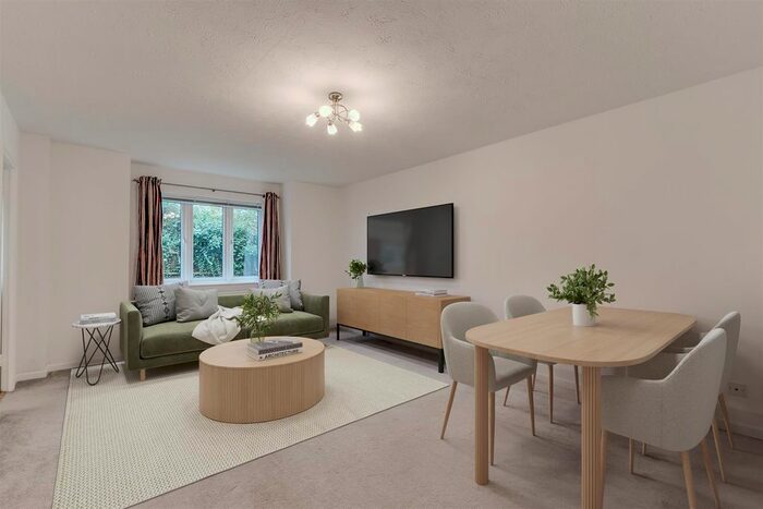 2 Bedroom Flat To Rent In Gresham Way, London, SW19