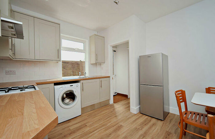 2 Bedroom Maisonette To Rent In Gore Road, Burnham, Berkshire, SL1