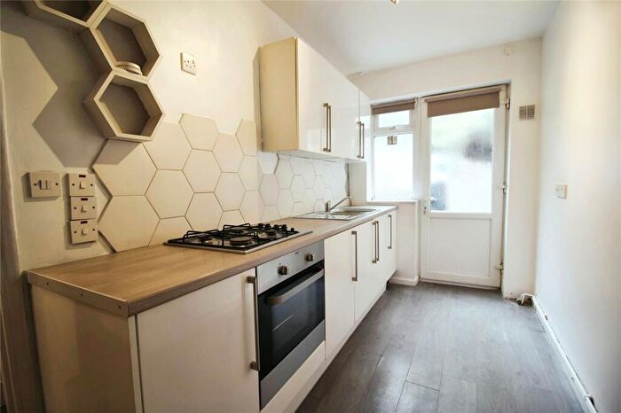 1 Bedroom Flat To Rent In West Hill, Dartford, Kent, DA1