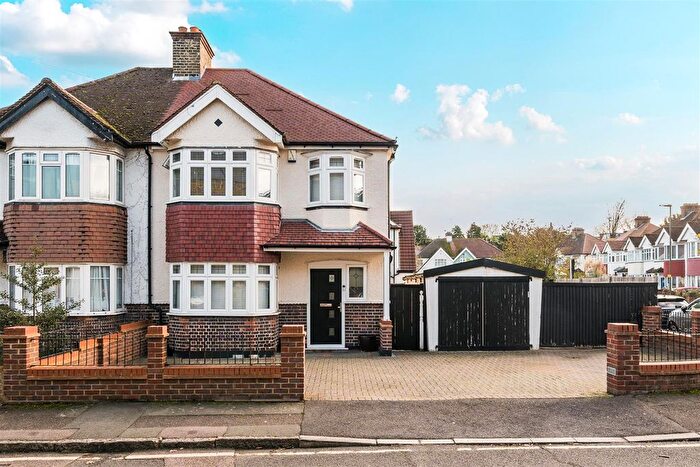 3 Bedroom Semi Detached House For Sale In Bruce Grove, Orpington, BR6