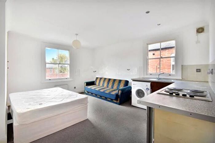 Studio To Rent In Cricklewood Broadway, London, NW2