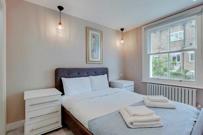2 Bedroom Flat To Rent In Chesterton Road, Ladbroke Grove, London, W10