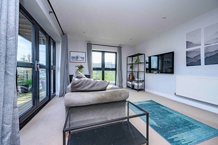 2 Bedroom Flat For Sale In Dakota House, Bessemer Road, Welwyn Garden City, AL7
