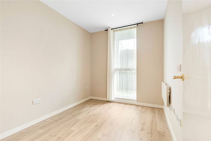2 Bedroom Flat To Rent In Chadwell Lane, London, N8
