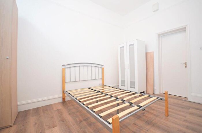 Studio To Rent In Fordwych Road, Kilburn, NW2
