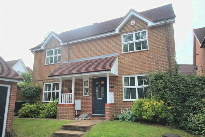 4 Bedroom Detached House To Rent In Beech Avenue, Chartham, Canterbury, CT4