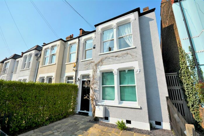 3 Bedroom End Of Terrace House To Rent In Effra Road, London, SW19