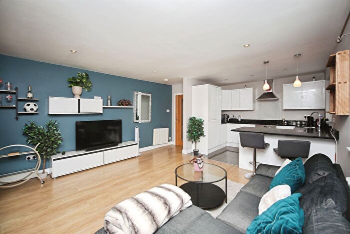 1 Bedroom Flat For Sale In Warwick Court, Stratford-Upon-Avon, CV37