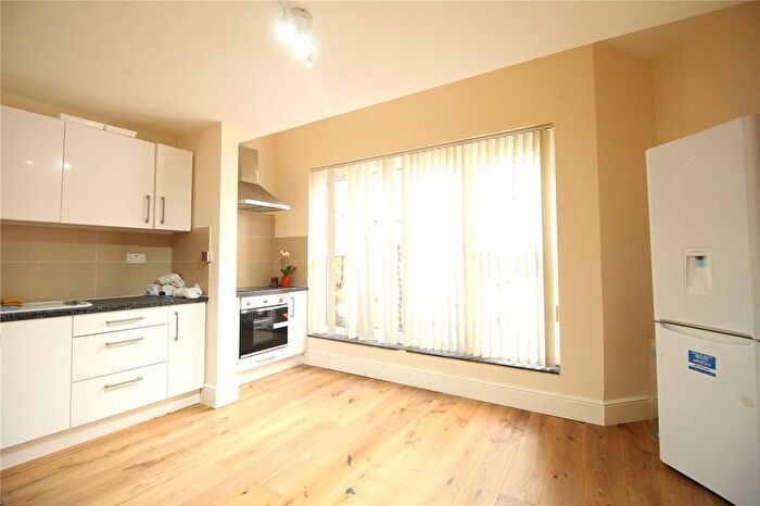 2 Bedroom Flat To Rent In High Street, Crouch End, London, N8