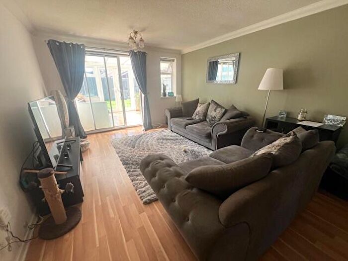 2 Bedroom Apartment To Rent In Powderham Drive, Carlton Gardens, Cardiff, CF11