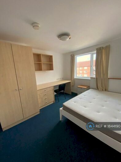 2 Bedroom Flat To Rent In Kirkley Lodge, Gosforth, Newcastle Upon Tyne, NE3