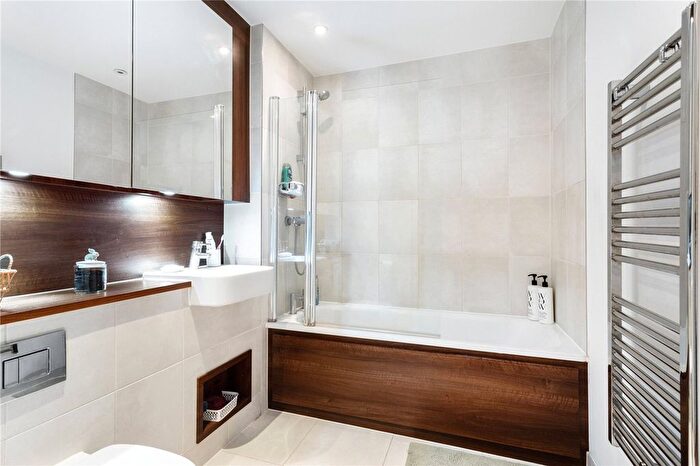 1 Bedroom Flat To Rent In Kennet House, Enterprise Way, London, SW18