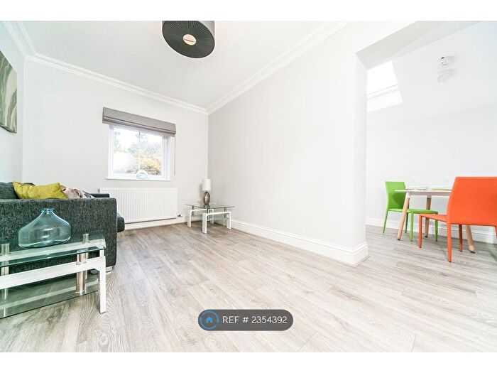 1 Bedroom Flat To Rent In Helena House, Reading, RG1