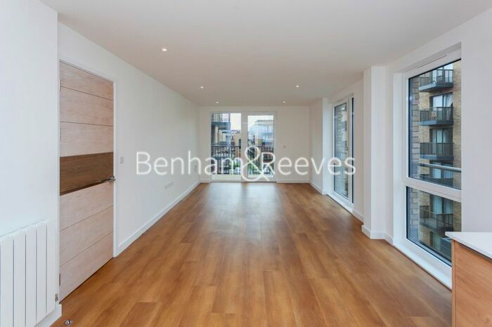 2 Bedroom Flat To Rent In Plough Way, Surrey Quays, SE16