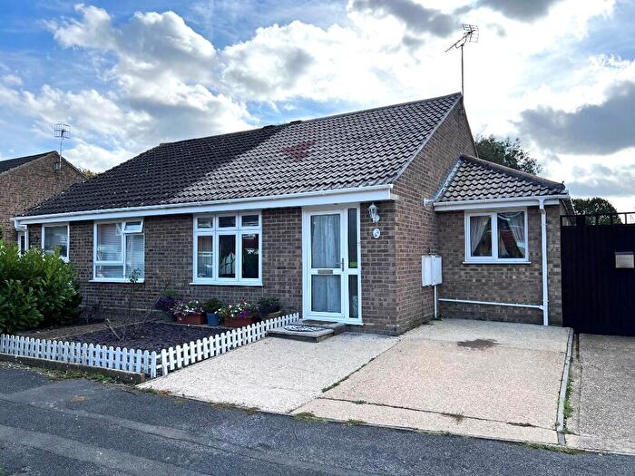 2 Bedroom Semi-Detached Bungalow For Sale In Capella Gardens, SO45