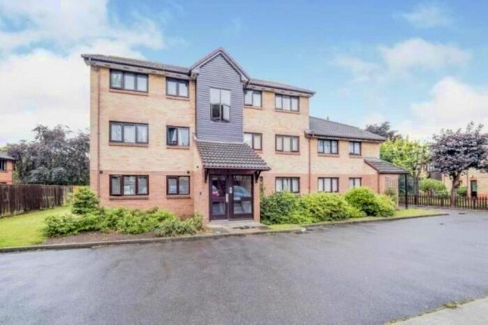 2 Bedroom Flat To Rent In Waterside Close, Barking, IG11