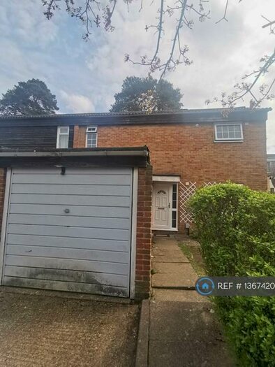 3 Bedroom End Of Terrace House To Rent In Pendlebury, Bracknell, RG12