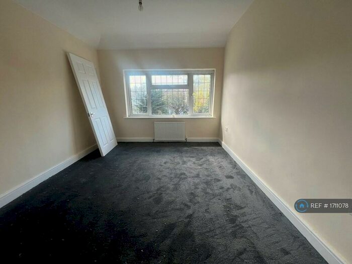 4 Bedroom Maisonette To Rent In Sunningfields Road, London, NW4