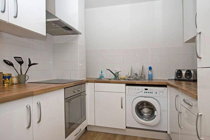 2 Bedroom Flat To Rent In Greatorex Street, Aldgate, London, E1