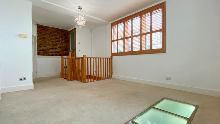 2 Bedroom Terraced House To Rent In Terminus Road, Brighton, BN1