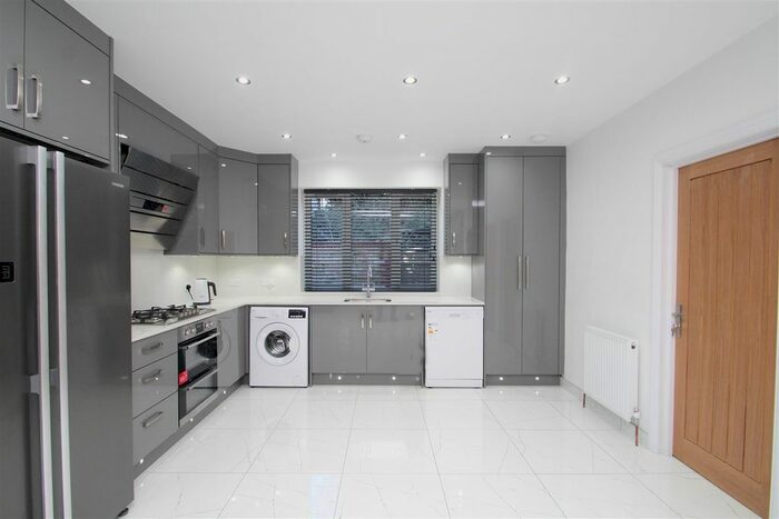 4 Bedroom Detached House To Rent In Oldfield Lane South, Greenford, UB6