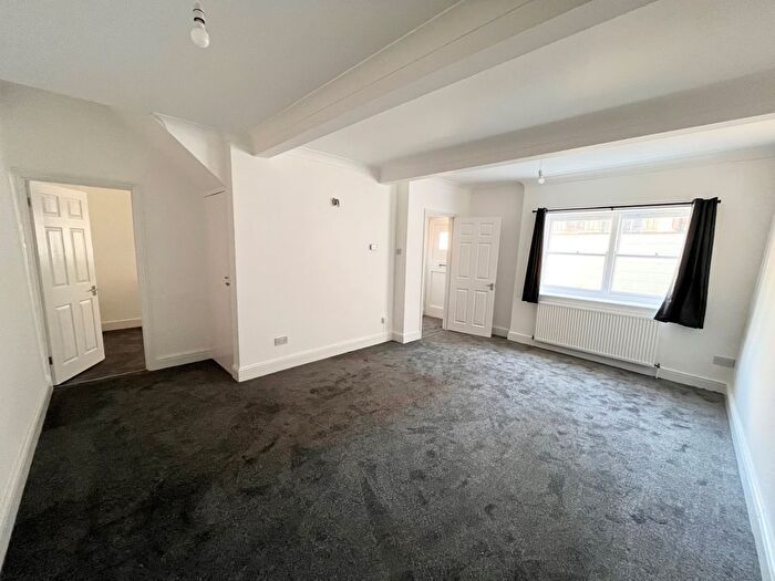 3 Bedroom End Of Terrace House To Rent In Gloucester Road, Brighton, BN1