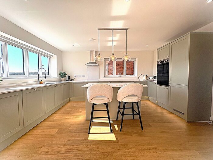 4 Bedroom Chalet To Rent In Rose Gardens, Manea, March, PE15