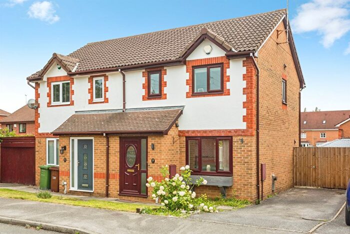 3 Bedroom Semi-Detached House For Sale In Willow Road, Alverthorpe, Wakefield, WF2