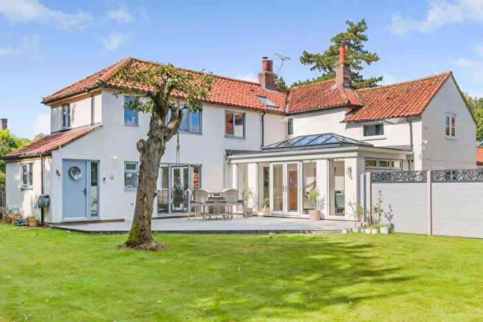 6 Bedroom Detached House For Sale In Market Street, Shipdham, Thetford, IP25